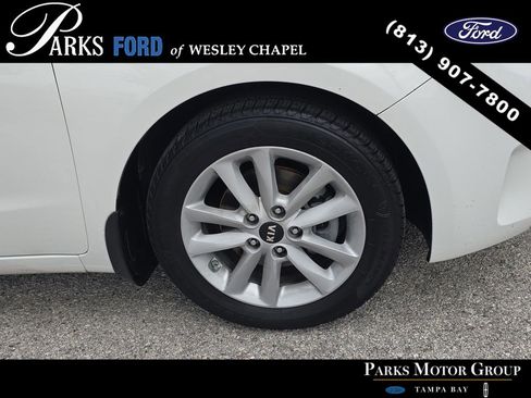 Used 2017 Kia Forte S FWD image 28