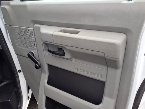 Used 2021 Ford E-350 and Econoline 350 Super Duty image 25