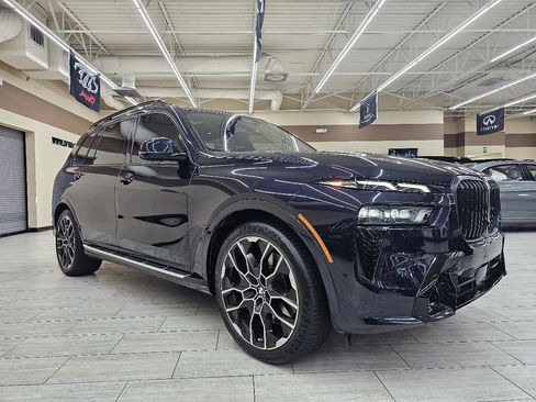 Used 2024 BMW X7 xDrive40i w/ Executive Package AWD/4WD image 4