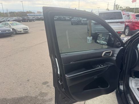 Used 2014 Jeep Grand Cherokee Limited image 15