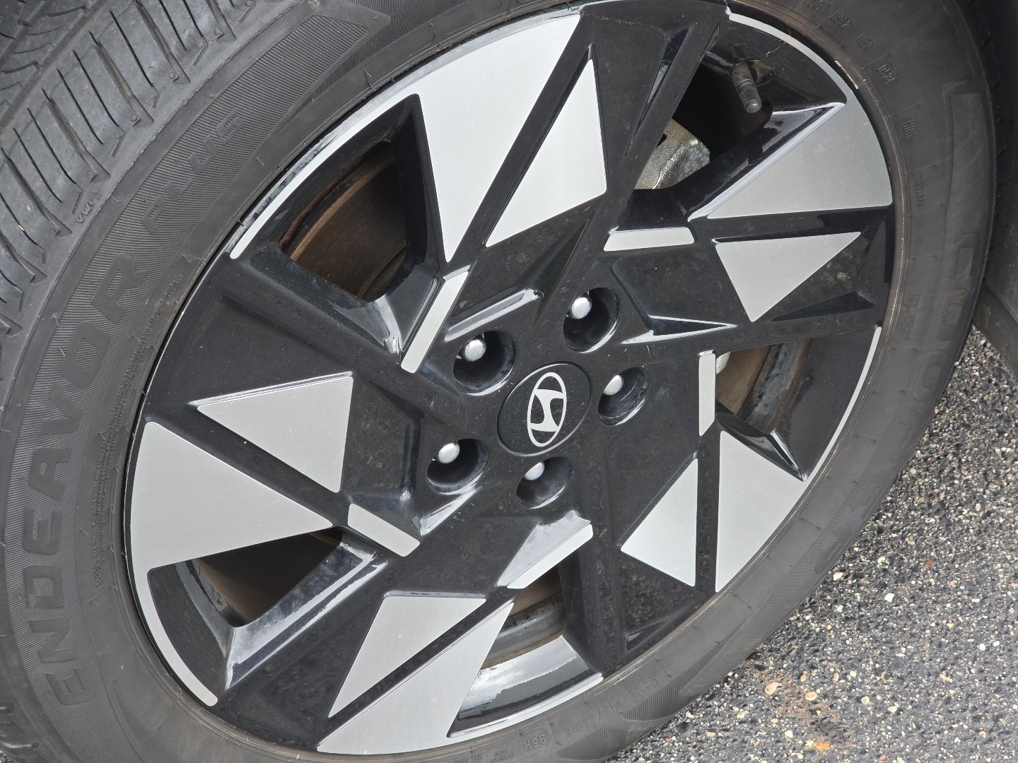 Used 2024 Hyundai Kona SEL FWD image 13