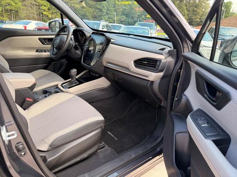 Used 2025 Subaru Forester Premium w/ Convenience Package #2 AWD/4WD image 22