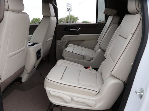 New 2026 GMC Yukon XL Denali AWD/4WD image 27
