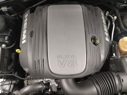 Used 2018 Chrysler 300 C w/ Sun, Sound & Nav Package image 30