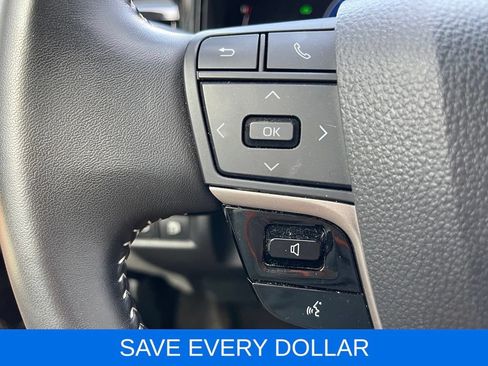 Used 2025 Toyota Camry SE FWD image 17