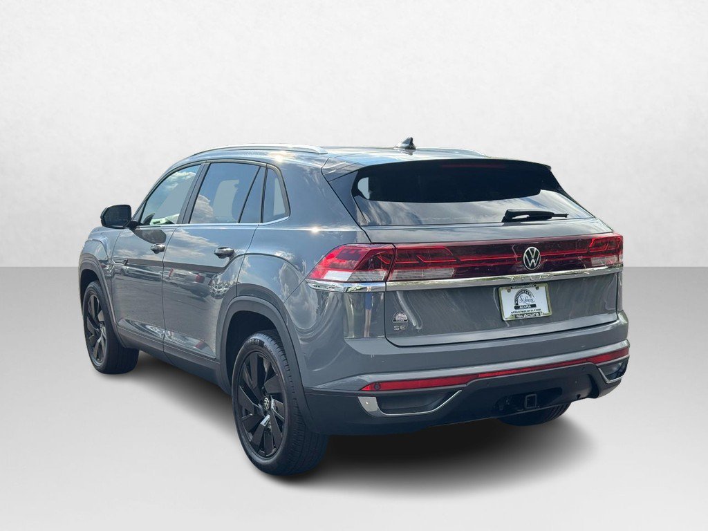 Used 2025 Volkswagen Atlas Cross Sport SE FWD image 4