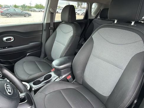 Used 2018 Kia Soul + FWD image 14
