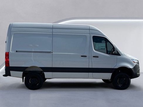 New 2025 Mercedes-Benz Sprinter 2500 image 3