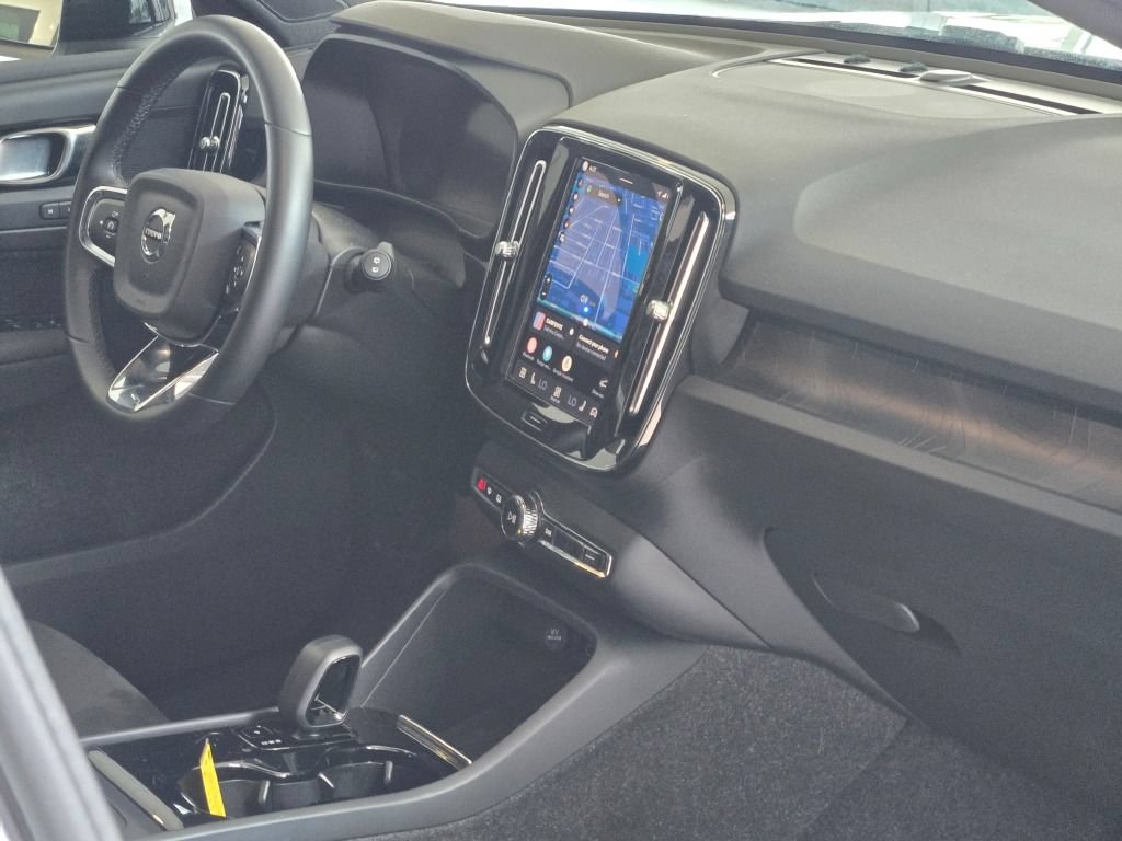 Used 2023 Volvo XC40 Recharge Plus AWD/4WD image 7
