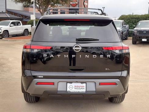 New 2026 Nissan Pathfinder SL image 3