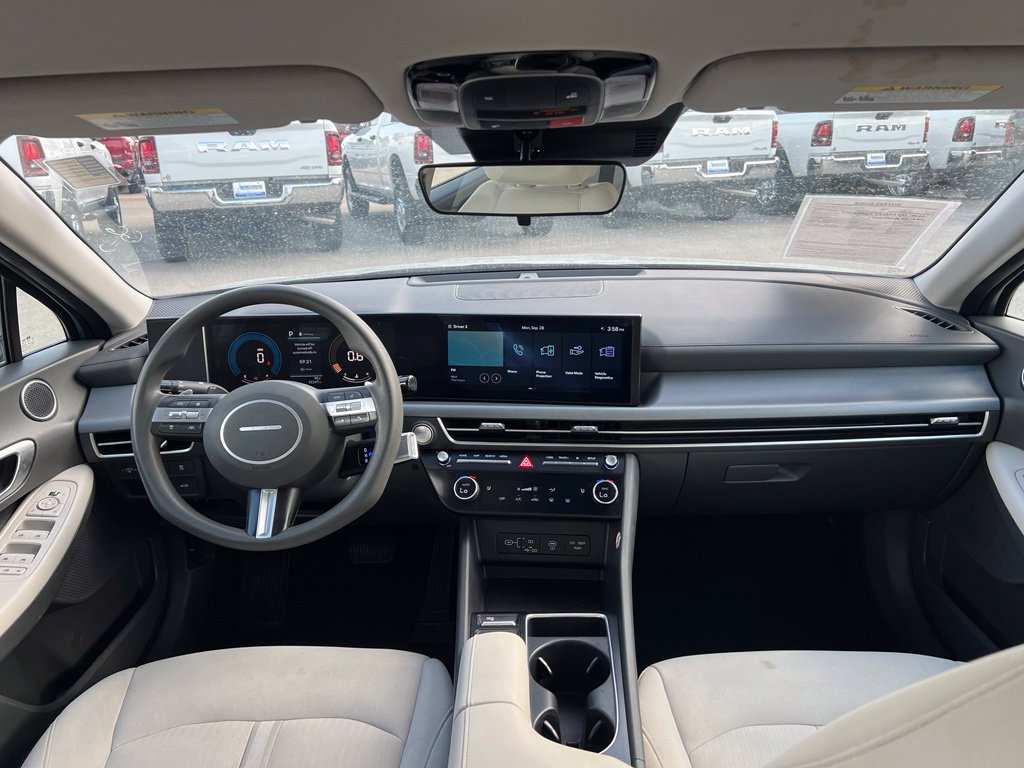 Used 2025 Hyundai Sonata SEL FWD image 24