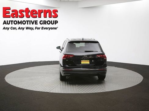 Used 2023 Volkswagen Tiguan SE image 36