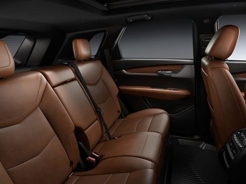 New 2025 Cadillac XT5 Premium Luxury w/ LPO, Floor Liner Package image 34