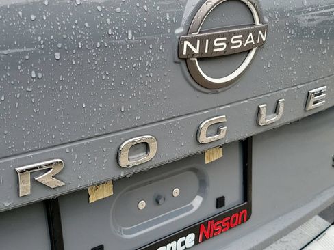 Certified 2022 Nissan Rogue SL w/ SL Premium Package FWD image 12