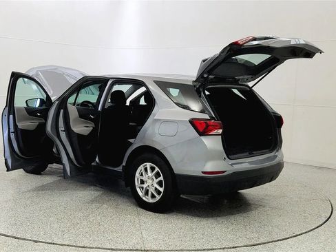 Used 2023 Chevrolet Equinox LS w/ Driver Confidence II Package AWD/4WD image 11