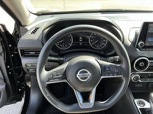 Used 2023 Nissan Sentra SV image 15