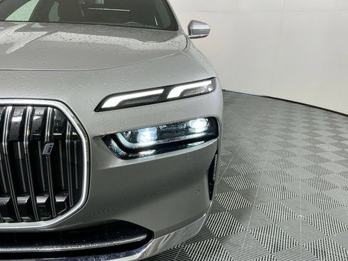 Used 2024 BMW i7 xDrive60 AWD/4WD image 8