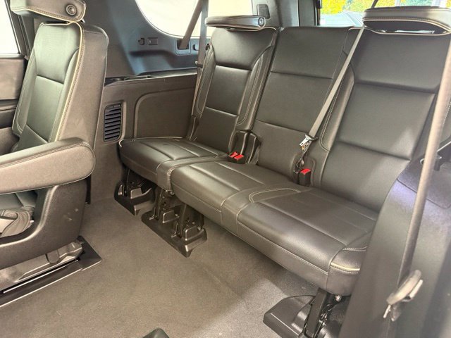 Used 2026 Chevrolet Suburban Premier AWD/4WD image 21