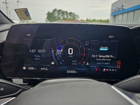 Used 2025 Chevrolet Suburban Z71 AWD/4WD image 13