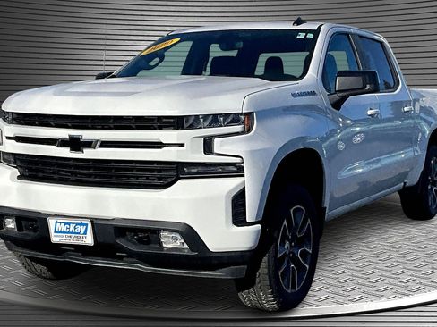 Used 2020 Chevrolet Silverado 1500 RST w/ RST Value Package image 3