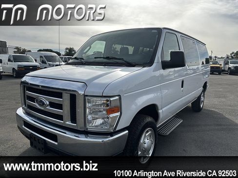 Used 2011 Ford E-350 and Econoline 350 XLT image 1
