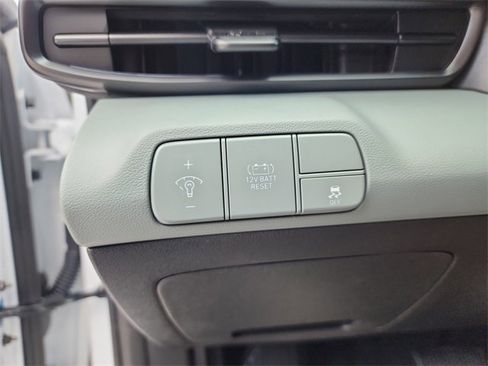 New 2025 Hyundai Elantra Limited image 26