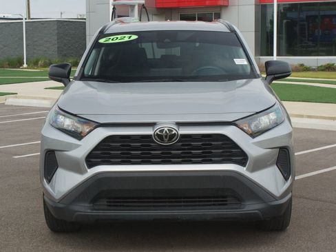 Used 2021 Toyota RAV4 LE FWD image 23