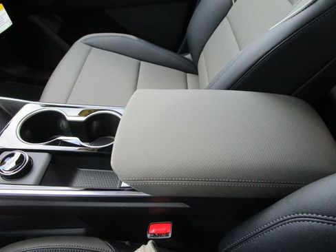 New 2026 Chevrolet Equinox LT w/ Convenience Package II FWD image 35
