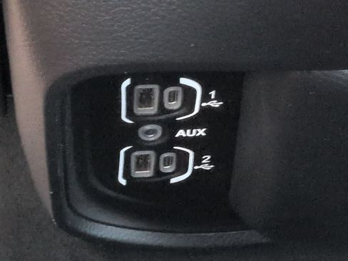 Used 2023 RAM 1500 Laramie AWD/4WD image 22