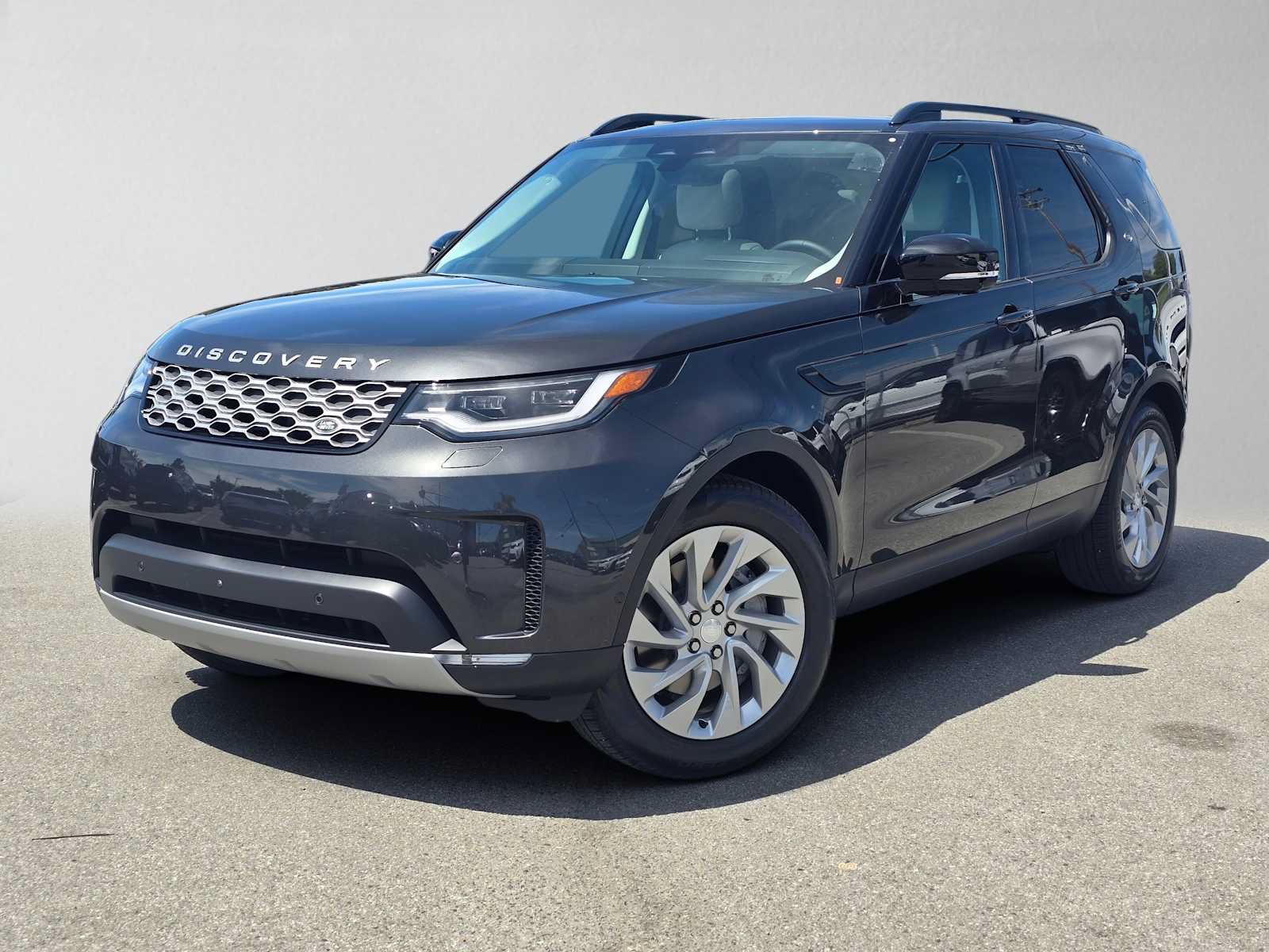 New 2026 Land Rover Discovery S AWD/4WD image 1