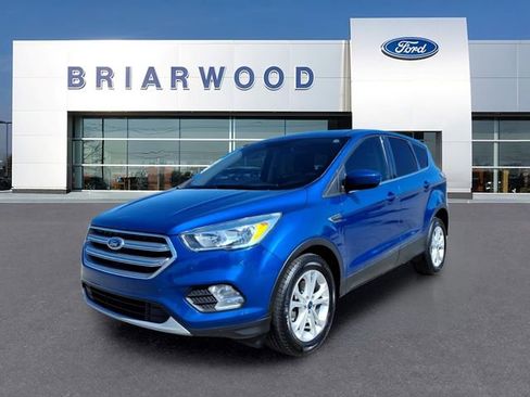 Certified 2017 Ford Escape SE FWD image 1