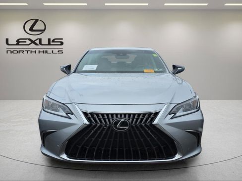 Used 2023 Lexus ES 350 w/ Premium Package image 2