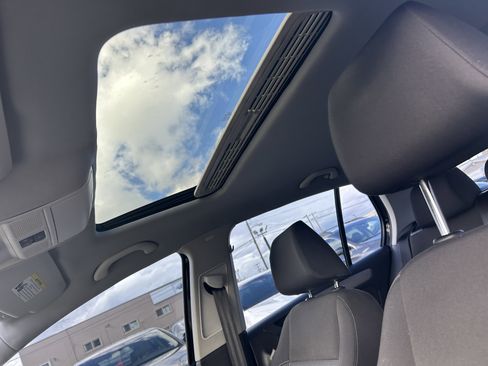 Used 2012 Volkswagen Golf w/ Convenience Package image 9