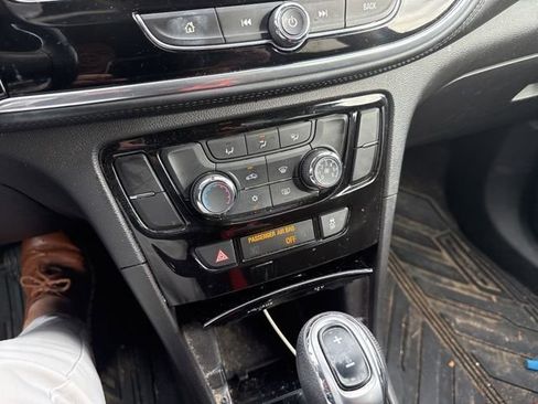 Used 2020 Buick Encore Preferred image 42