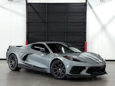 Used 2022 Chevrolet Corvette Stingray Premium Cpe w/ Z51 Performance Package RWD image 7