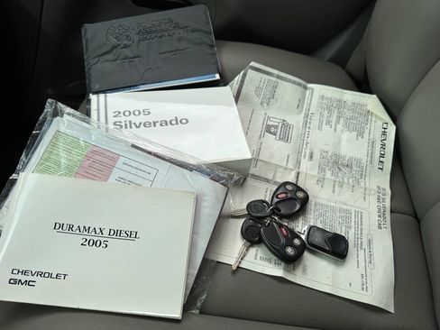 Used 2005 Chevrolet Silverado 3500 LT w/ Heavy-Duty Power Package image 9