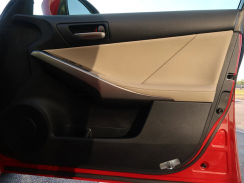 Used 2019 Lexus IS 300 image 42