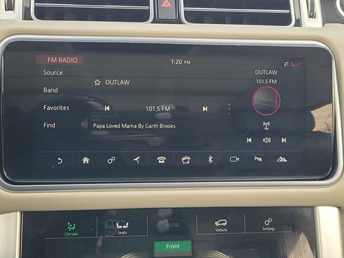 Used 2020 Land Rover Range Rover HSE image 24