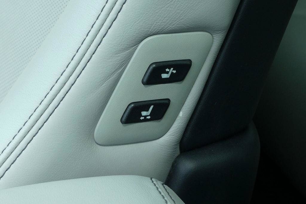 Used 2014 Lexus LS 460 w/ Comfort Package RWD image 31