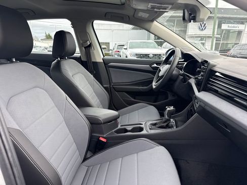 New 2026 Volkswagen Jetta SE image 9