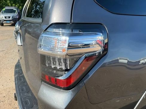 Used 2019 Toyota 4Runner SR5 AWD/4WD image 14
