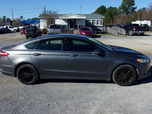 Used 2014 Ford Fusion SE w/ Equipment Group 202A image 3