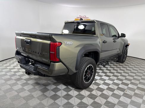 Used 2024 Toyota Tacoma TRD Off-Road w/ TRD Off Road Premium Package AWD/4WD image 6