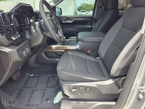 Used 2025 Chevrolet Silverado 1500 RST w/ Z71 Off-Road Package AWD/4WD image 4