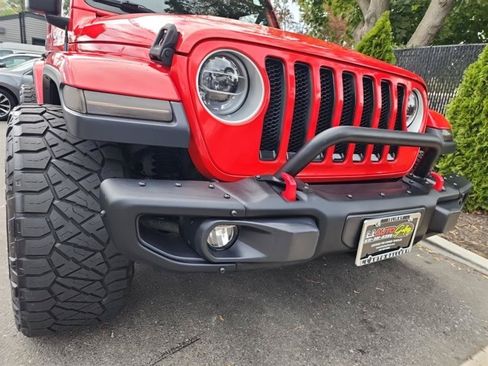 Used 2019 Jeep Wrangler Unlimited Sahara AWD/4WD image 7