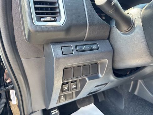 Used 2023 Nissan Frontier SV image 15