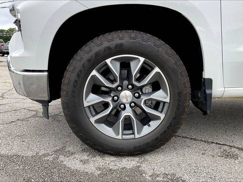 Used 2023 Chevrolet Silverado 1500 LT AWD/4WD image 30
