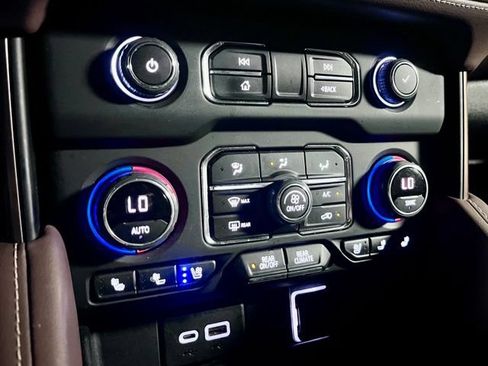 Used 2021 Chevrolet Tahoe High Country RWD image 29