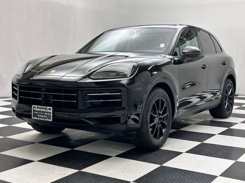 Used 2024 Porsche Cayenne image 4