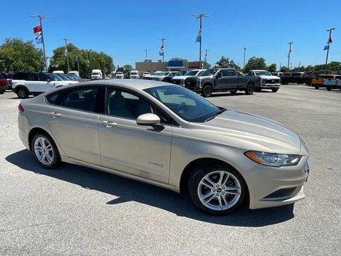 Used 2018 Ford Fusion S FWD image 2